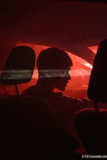 骑车内的司机男人图片 骑车内的司机男人图片