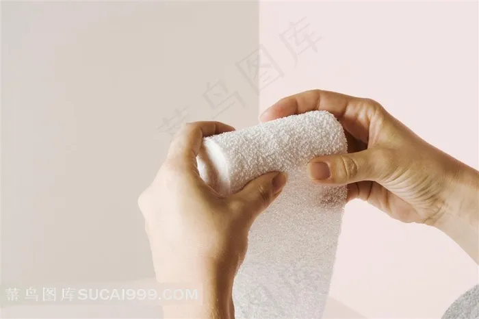 手拿医疗纱布素材