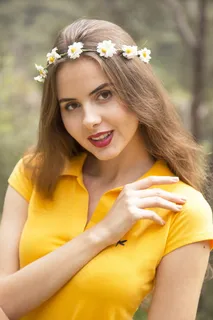 欧美花环美女图片 欧美花环美女图片