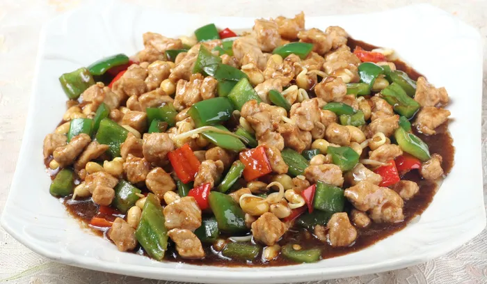 44  酱香豆嘴烧肉丁-连天阁