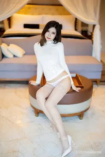 高清长腿丝袜美女绮里嘉私房照图片