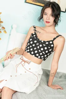 高清克拉女神写真套图下载