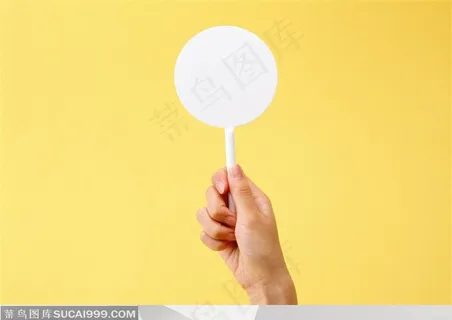 人物手势元素-手拿大勺子手势特写