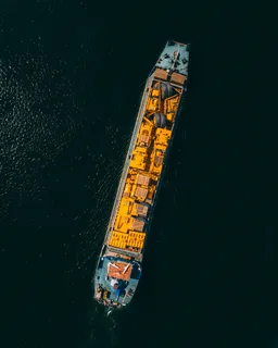 大型货轮图片 大型货轮图片