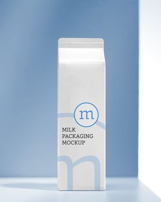 牛奶包装盒设计样机Milk Carton Mockup