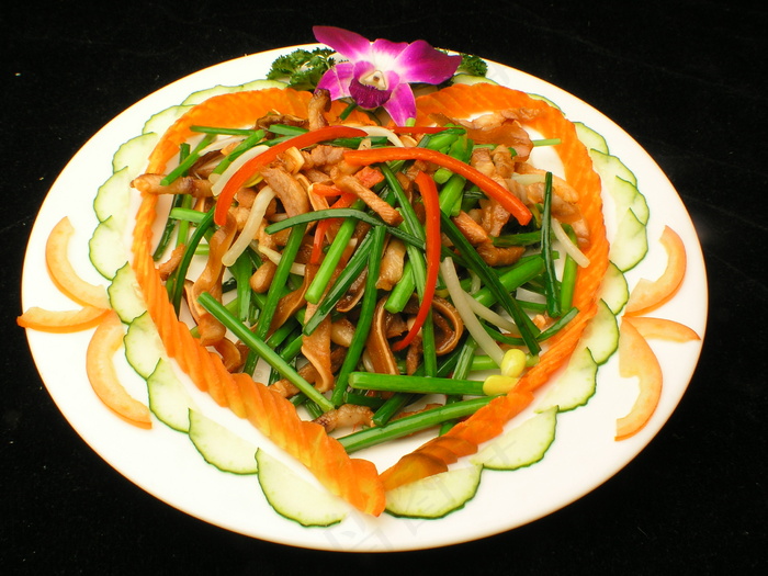 0366韭菜花炒猪耳朵