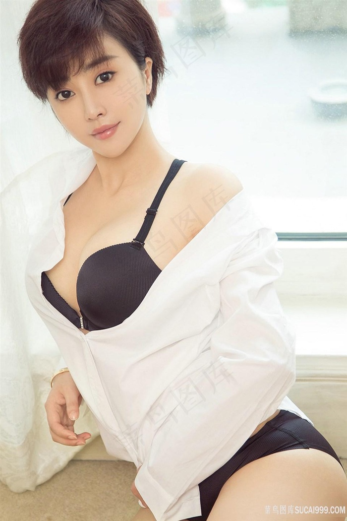 高清性感短发美女方圆图片