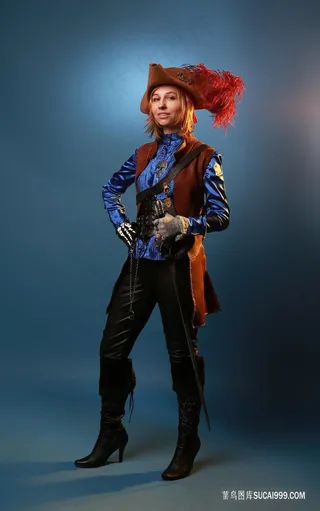 欧美海盗装美女写真图片