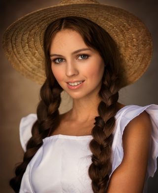 戴草帽的欧美清纯美女图片