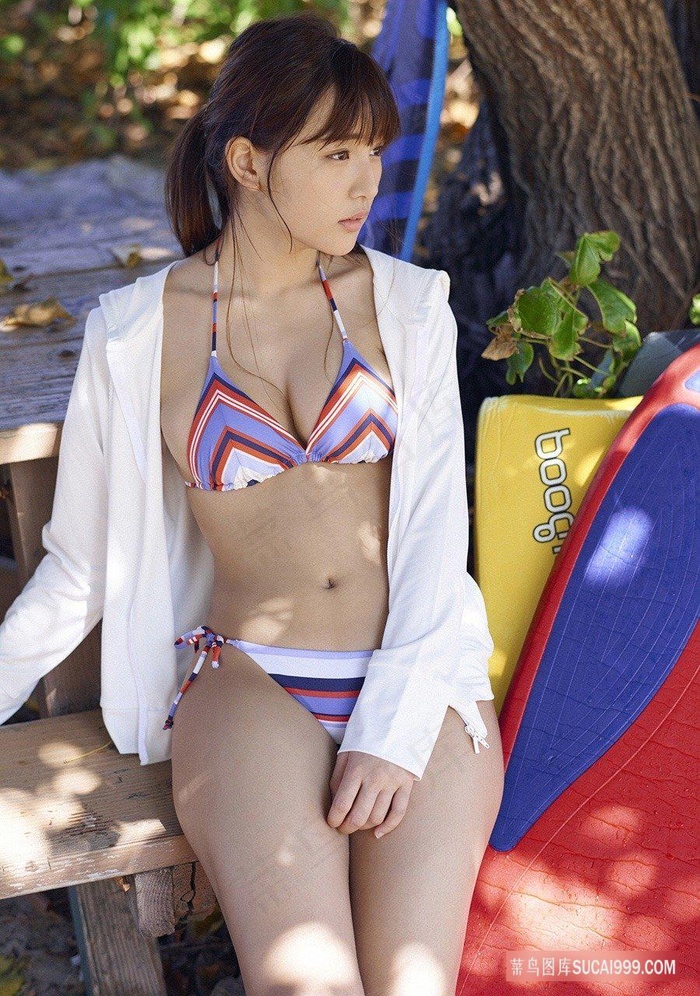 清纯日本少女人体泳装艺术写真