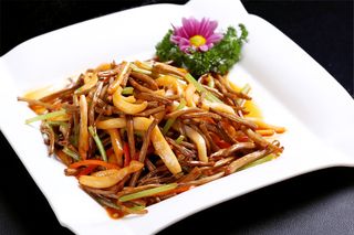 R00722茶树菇炒墨鱼柳 (2)