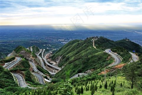 风景秀丽的山路 风景秀丽的山路