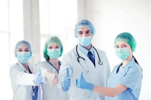 一起举起大拇指的医生高清摄影图