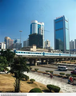 深圳城市风光-轻轨和大厦