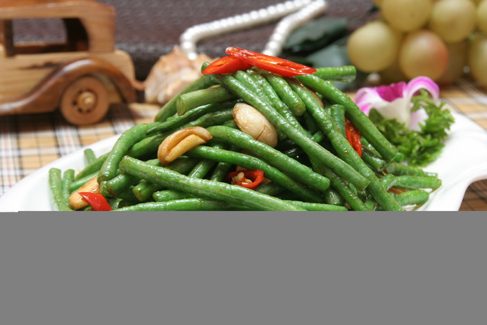 拌蒜香汁豆角12元