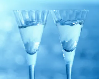 酒的造型酒杯两