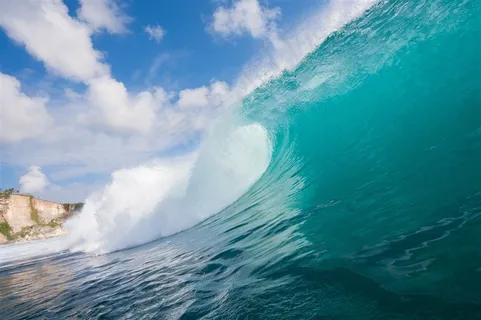 大海海浪翻腾高清大图 大海海浪翻腾高清大图