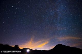 落日下的夜晚天空图片