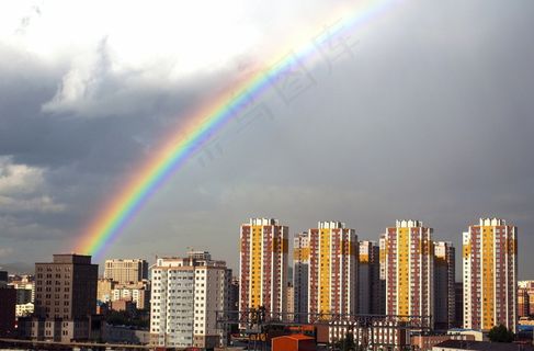 城市天空彩虹图片