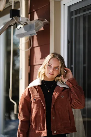 年轻少女生活照图片