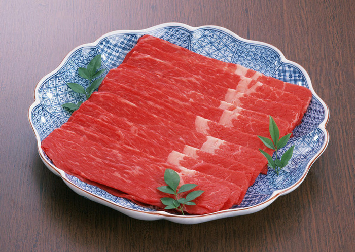 鲜肉食材-蓝色碗中的肉片