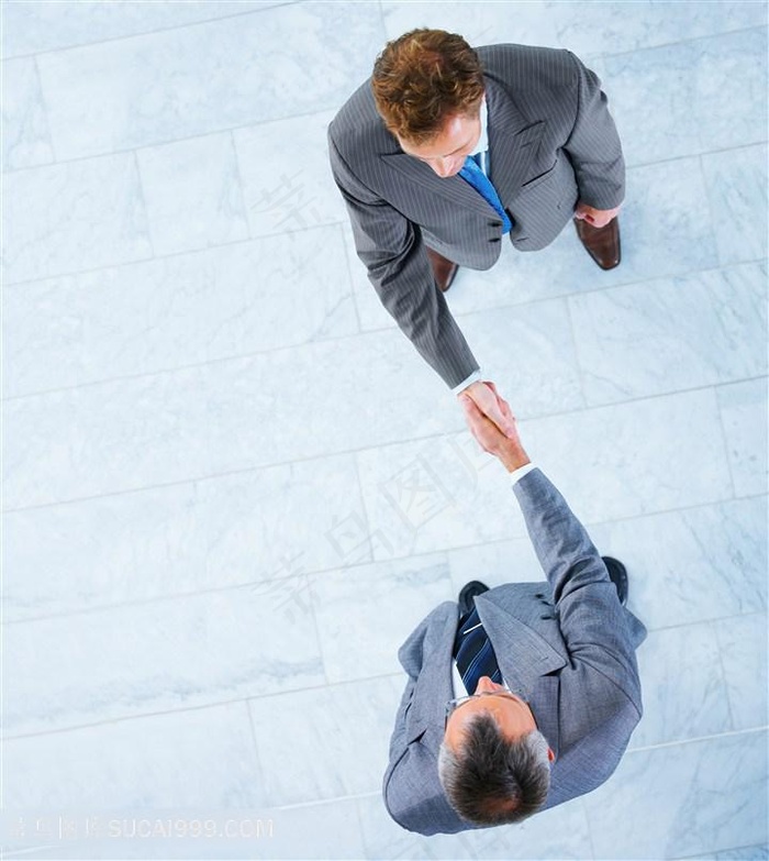 商务人士手势握手合作图片