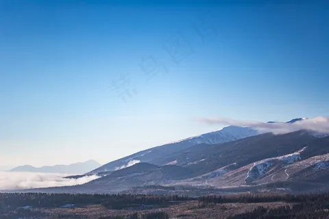 晴空下的高山图片 晴空下的高山图片