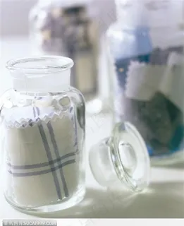 生活用品-玻璃瓶中的布单