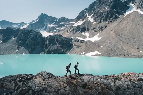徒步翻山越岭的图片 徒步翻山越岭的图片