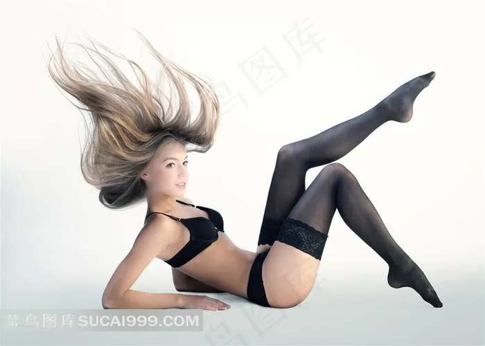 翘着腿的黑丝内衣美女写真摄影高清图片