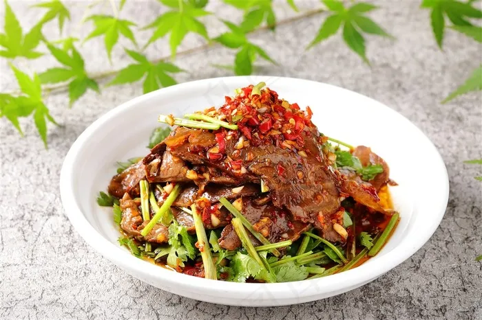 香菜拌卤牛肉