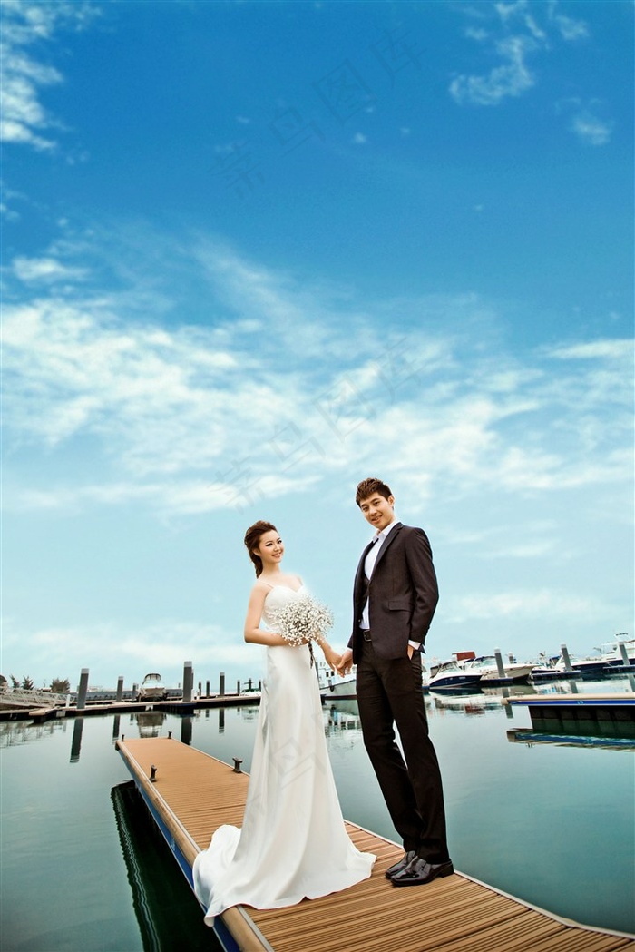 时尚恋人婚纱港口外拍精美特写