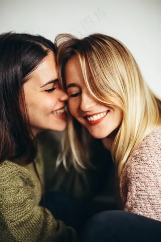 亲密姐妹图片