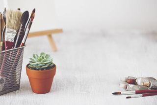 现代桌面北欧简约绿植盆栽场景