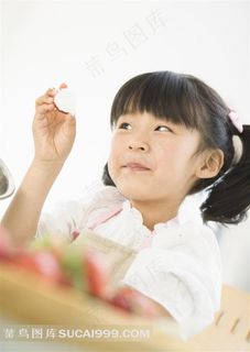 家人动手做蛋糕素材