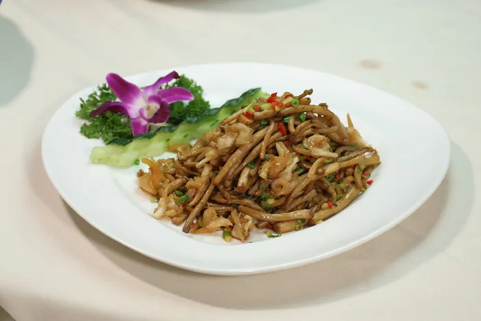 茶树菇炒螺肉26元