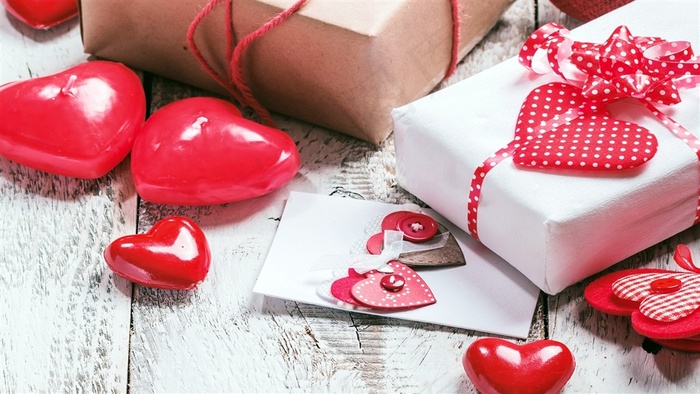 质感爱心感恩节礼盒图片