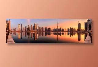 城市的高楼大厦和其倒影高清摄图