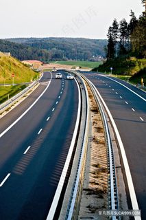 唯美的高速公路