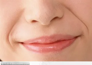 微笑时的嘴唇