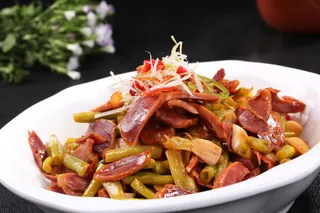 酸豆角炒鸡珍