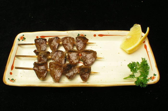 盐烤鸡肝美食素材图片