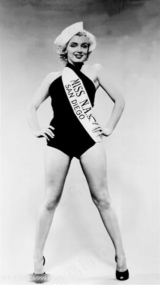 黑白唯美比基尼玛丽莲梦露