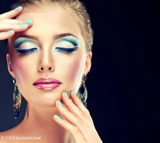 闭眼气质彩妆美女图片素材