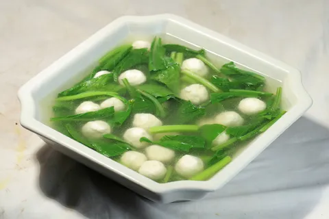 广菜汆丸子