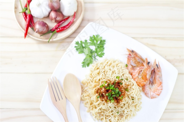 方便面及配菜高清摄影图片