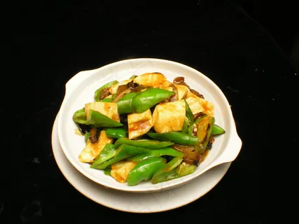 0221酱肉尖椒炒香干 0221酱肉尖椒炒香干