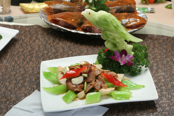 翡翠山菌炒猪青肉36