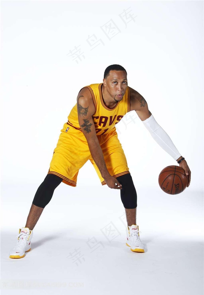 单手运球的马里昂