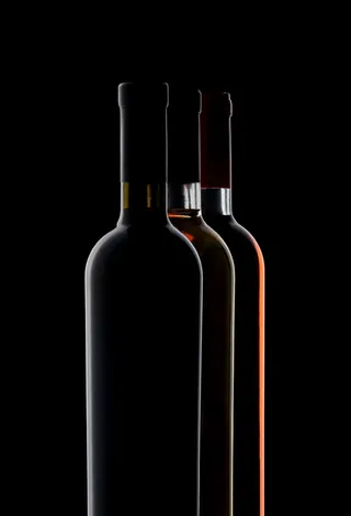 各种颜色的酒瓶大图